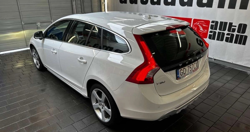 Volvo V60 cena 51900 przebieg: 111442, rok produkcji 2010 z Brzeg małe 781